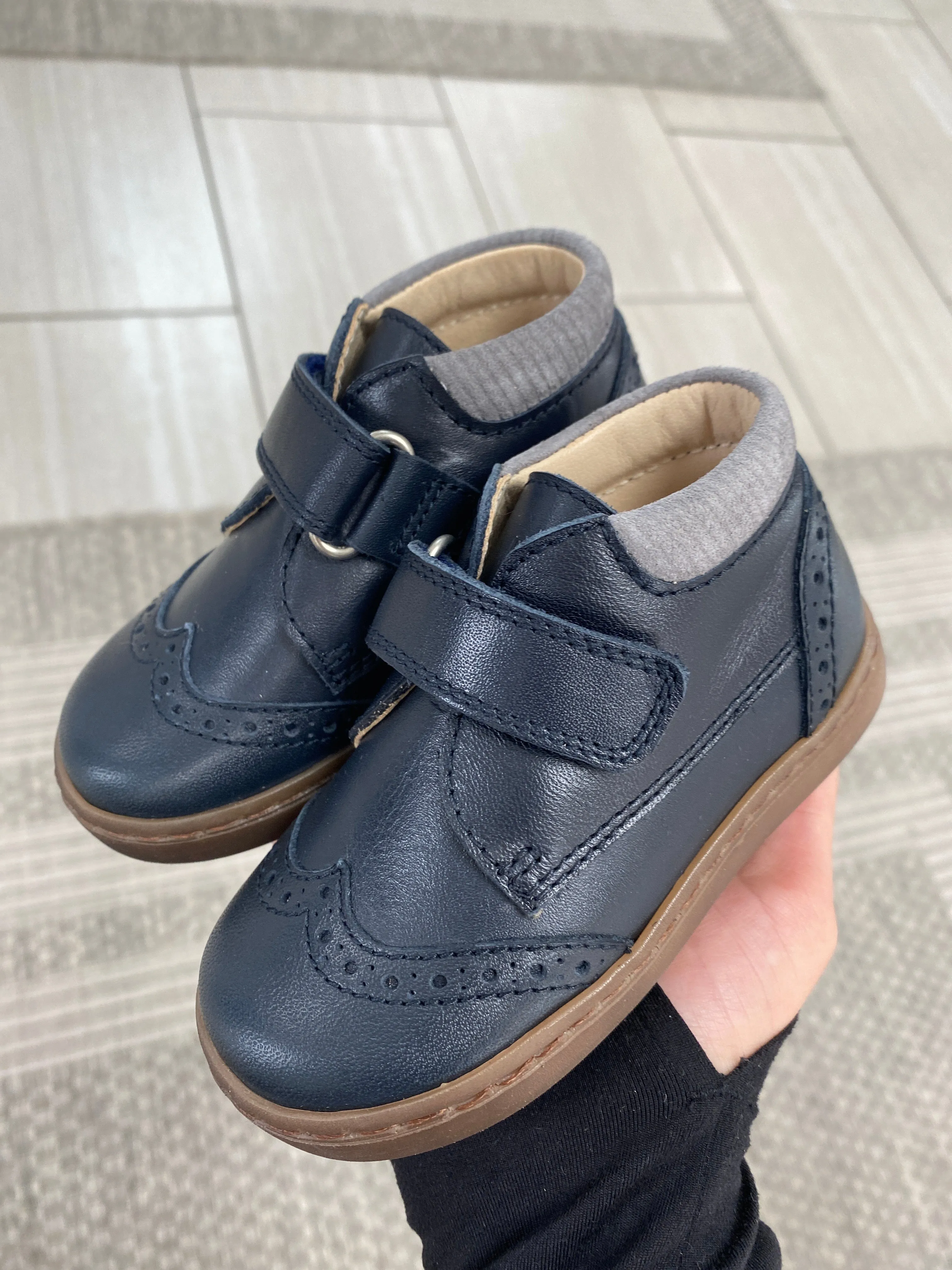 Beberlis Navy Wingtip Velcro Baby Sneaker