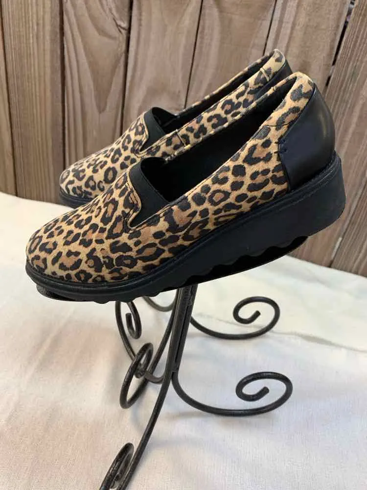 CLARKS SHOES 6.5 CHEETAH PRINT Shoes