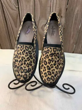 CLARKS SHOES 6.5 CHEETAH PRINT Shoes