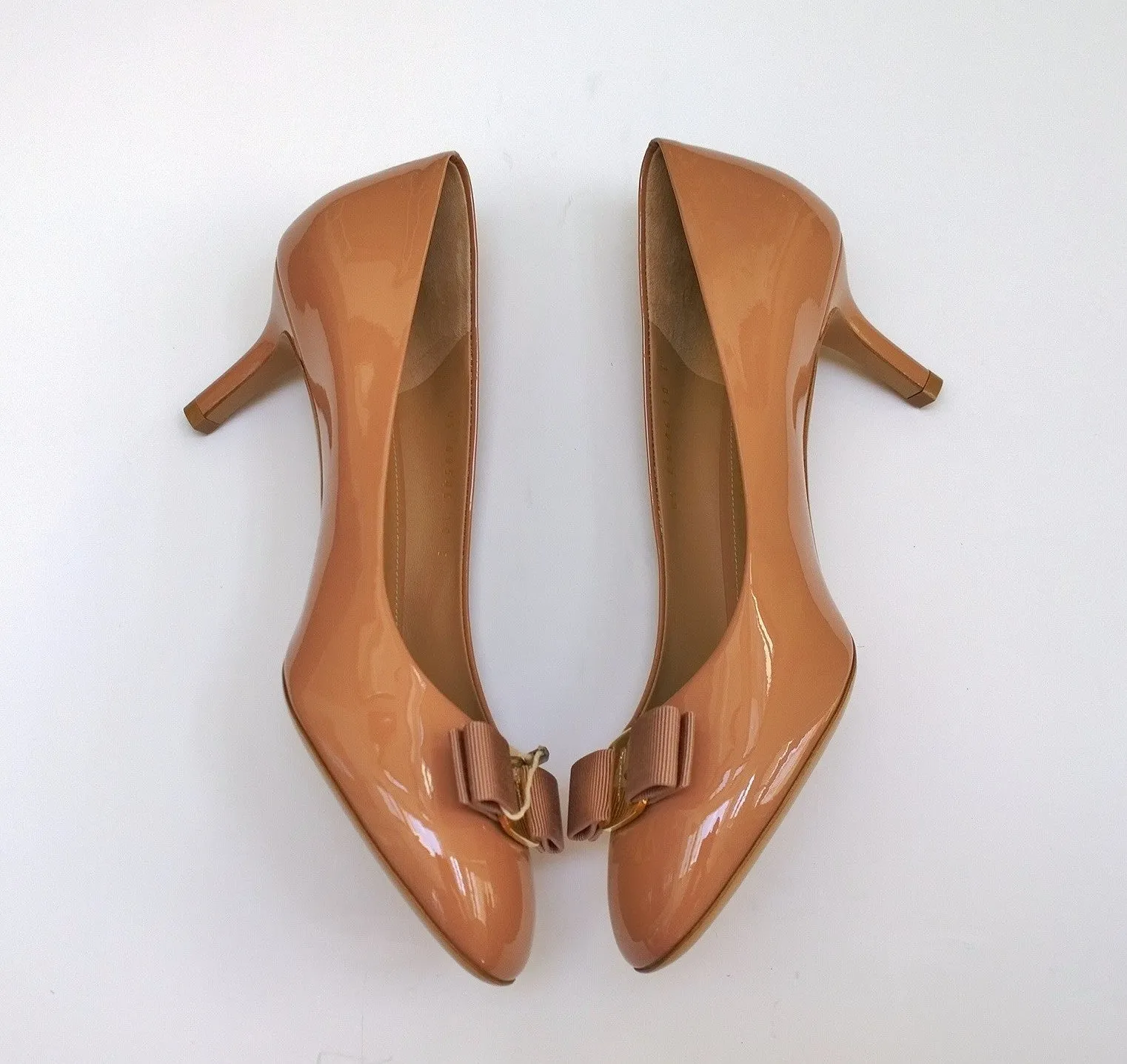 Ferragamo Erice 55 Carla New Blush Patent Bow Heels 10C