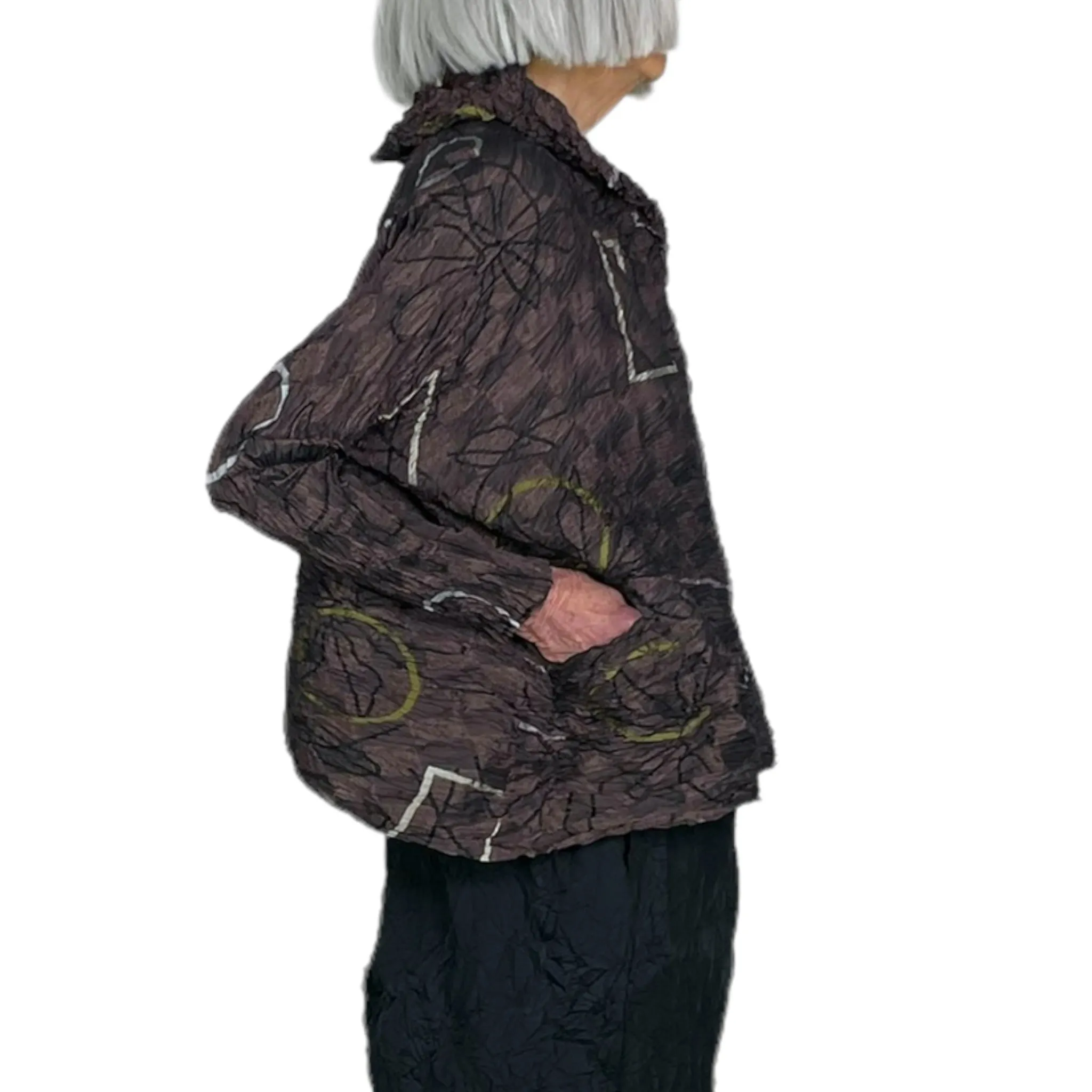 GRAPHIC PRINT HORIZONTAL PLEAT JACKET